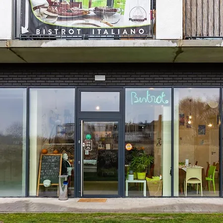 Studia Przy Lotnisku Od Wroclawapartament-pl Wroclaw